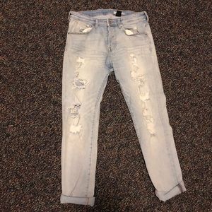 light wash ripped/distressed denim jeans